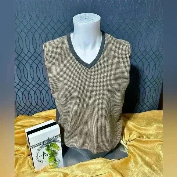 Mens Lyle and Scott Scotland 100% Combed Cotton Vest Large Gray - Picture 1 of 15